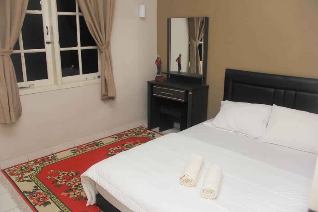 Pele Guesthouse Бандунг Экстерьер фото