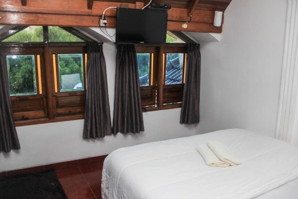 Pele Guesthouse Бандунг Экстерьер фото