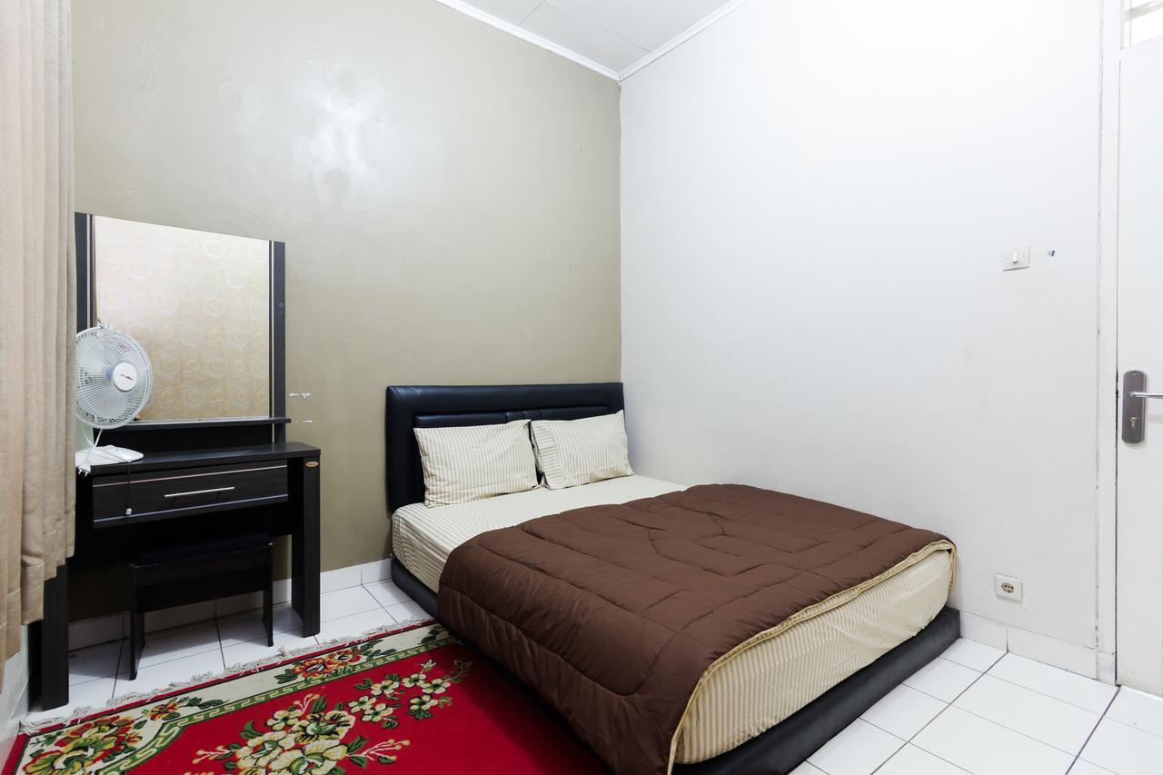 Pele Guesthouse Бандунг Экстерьер фото
